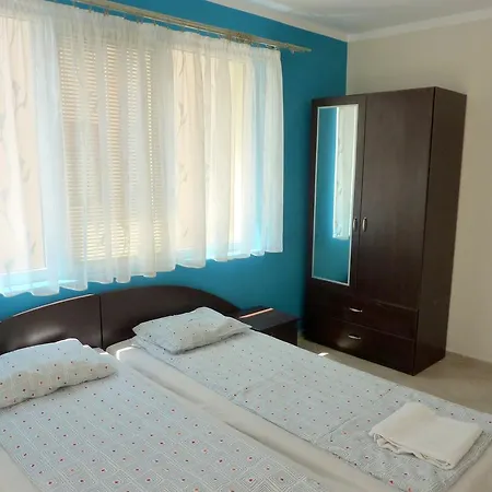 Laguna Apartment